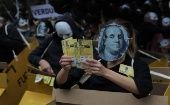 Cientos de argentinos han rechazado la política financiera del presidente Macri, quien decidió acudir tanto al FMI como al BM.