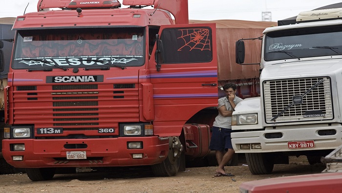 El aumento constante de los precios de combustible generó esta situación de descontento en el sector transporte de Brasil.