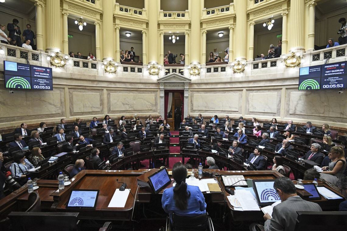 Senadores opositores cuentan con los votos para aprobar la ley contra los tarifazos