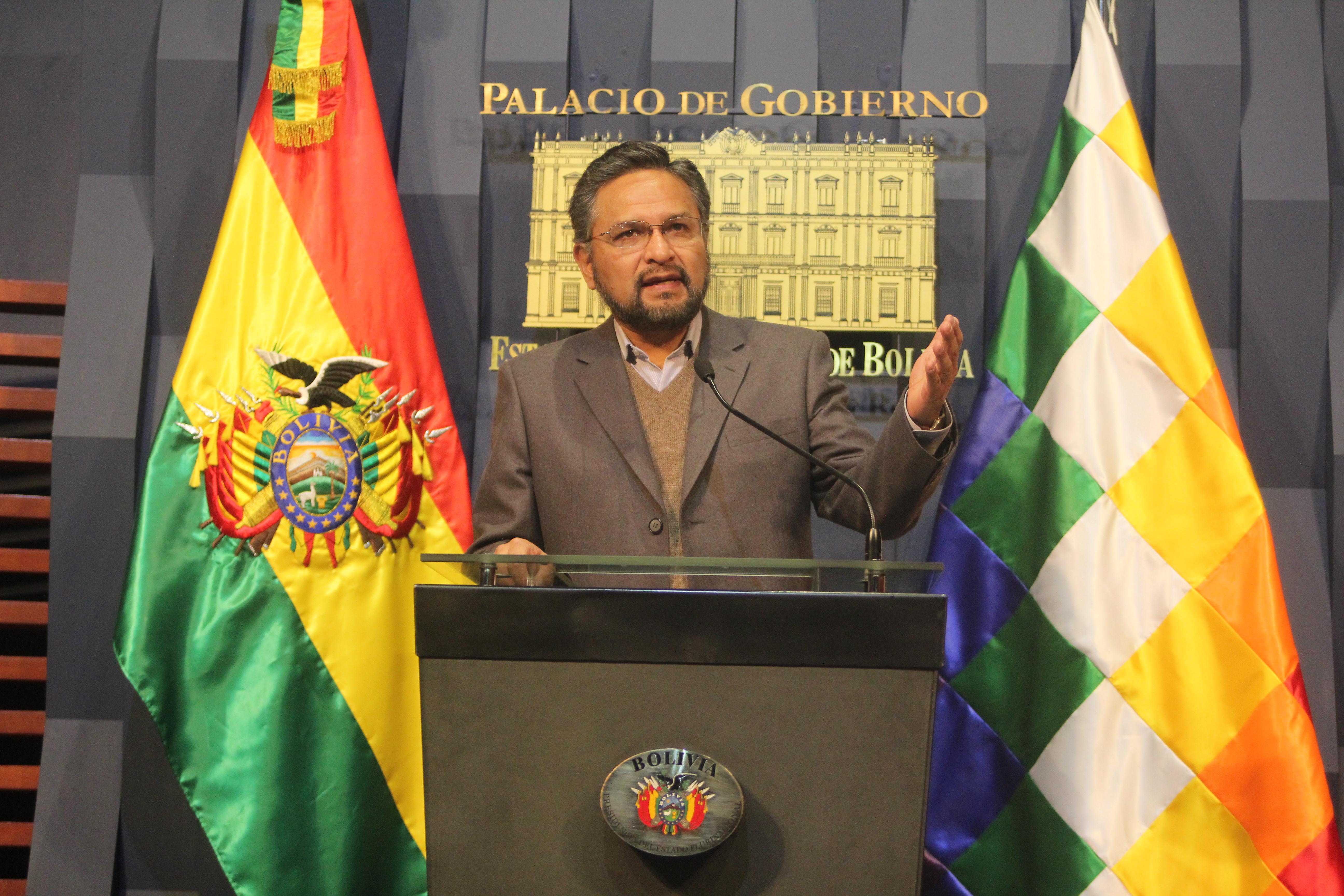 El ministro de la Presidencia, Alfredo Rada, invitó a un diálogo al rector de la Universidad Pública de El Alto (UPEA), Ricardo Nogales.