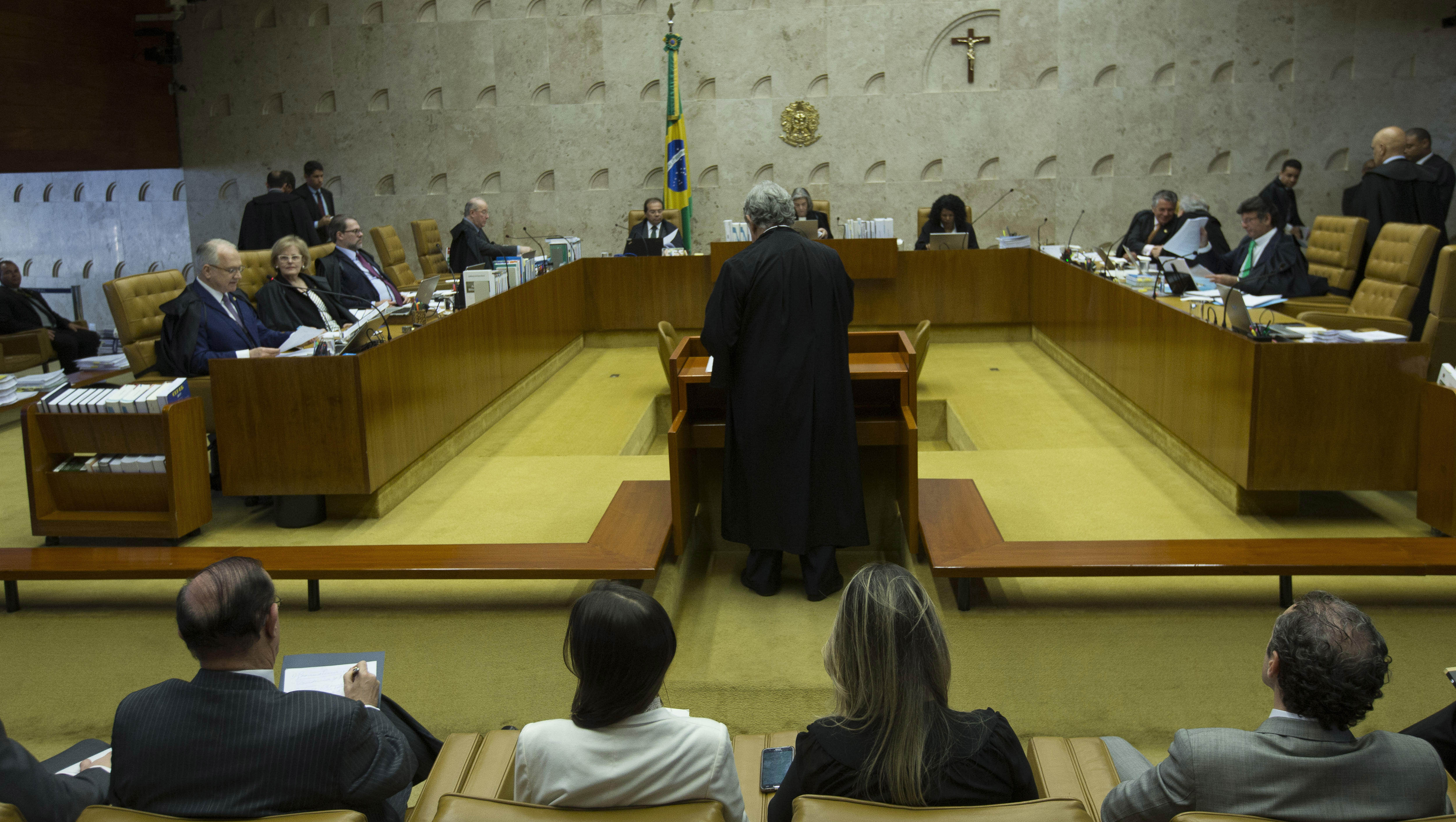 La decisión se produjo en respuesta a las solicitudes del Partido de los Trabajadores (PT) y la Orden de Abogados de Brasil (AOB). 