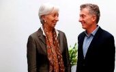 El presidente de Argentina saluda a la directora del FMI tras su visita al país suramericano