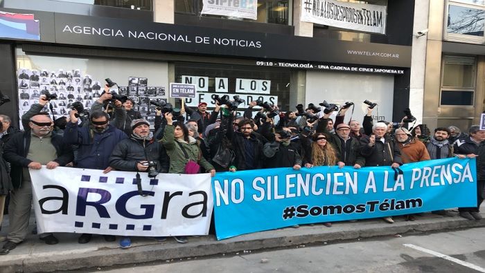 Trabajadores argentinos han realizado múltiples protestas contra los despidos promovidos por el Gobierno de Mauricio Macri.