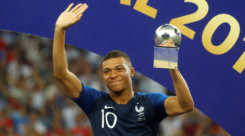 El Jugador Joven de la FIFA fue entregado al francés Kylian Mbappe, quien con tan solo 19 años de edad logró dejar huella en la memoria de los aficionados del fútbol a nivel mundial.
