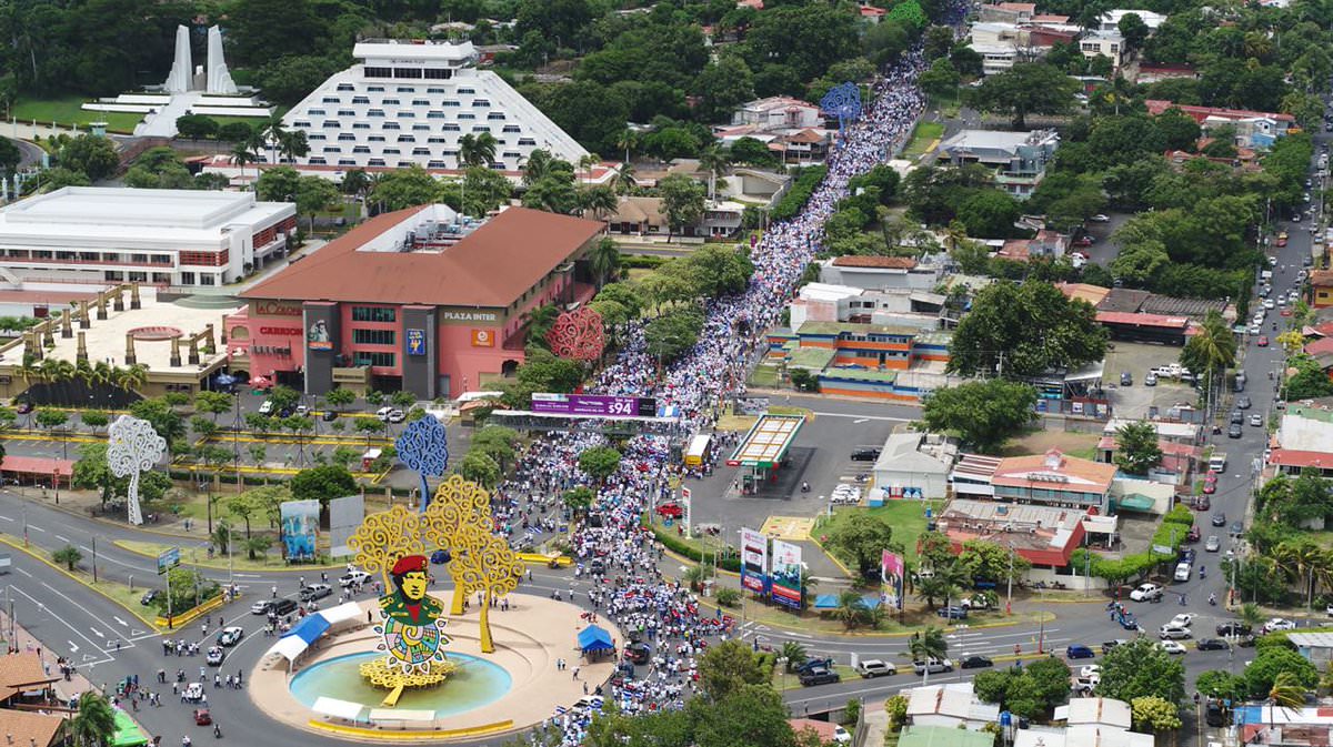 En Managua, miles de nicaragüenses marcharon para exigir justicia y reparación a las víctimas de la violencia opositora.
