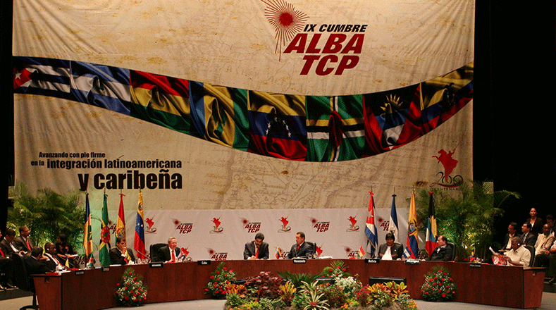 En 2009 pasó a llamarse Alianza Bolivariana para los Pueblos de Nuestra América–Tratado de Comercio de los Pueblos (ALBA–TCP), para impulsar acuerdos comerciales y de desarrollo social que beneficien a los pueblos del continente.