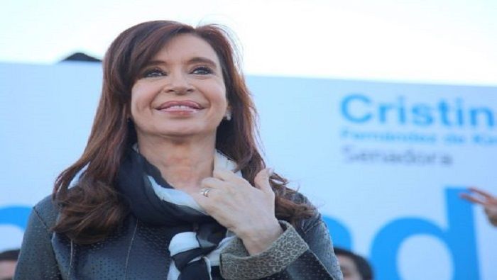 La petición estima que se autorice el allanamiento de tres propiedades de Cristina Fernández.