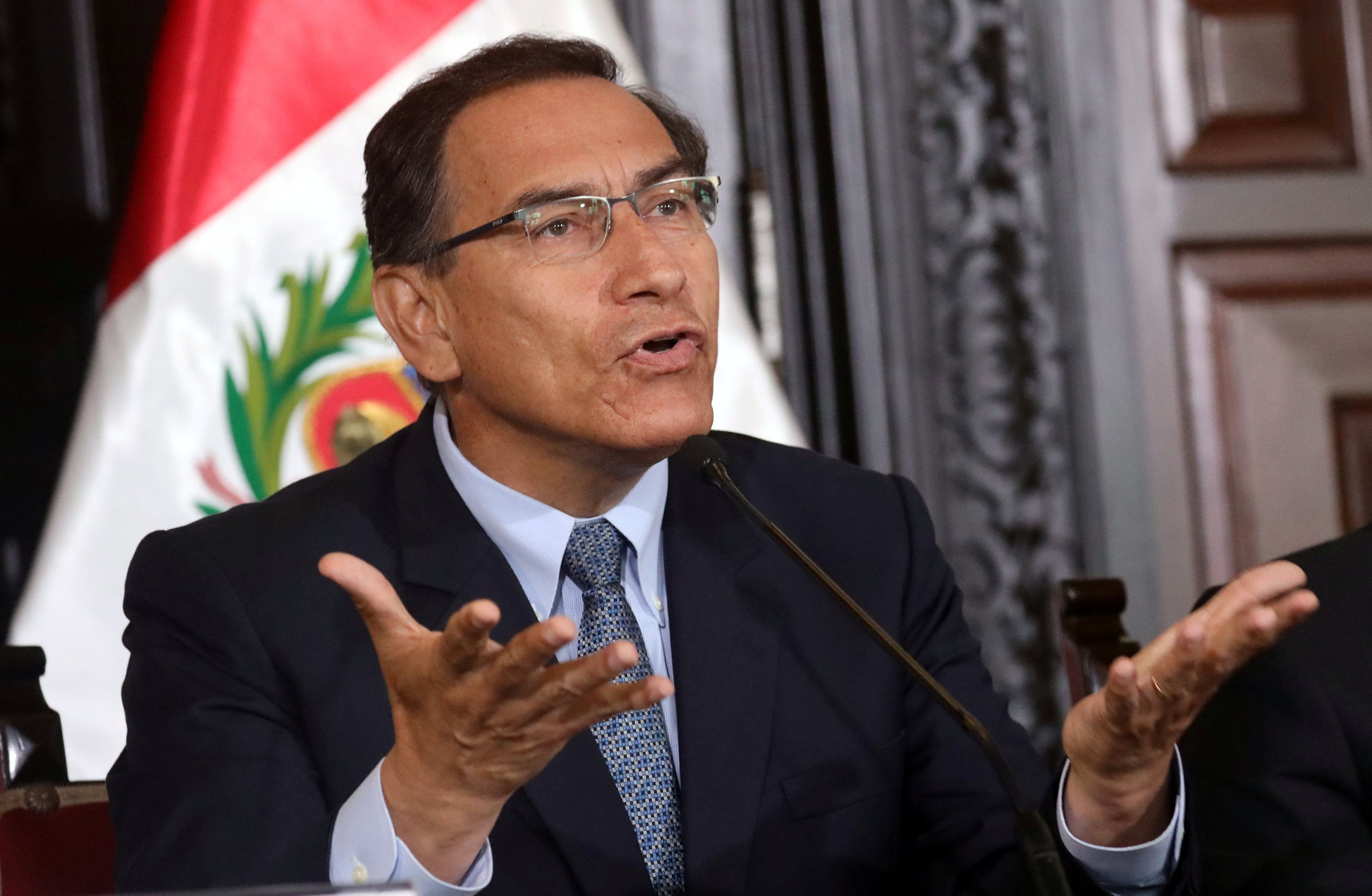 Vizcarra hizo el anuncio durante una ceremonia en el Palacio de Gobierno. El mandatario peruano estaba acompañado por el primer ministro, el canciller y el ministro de Justicia. 