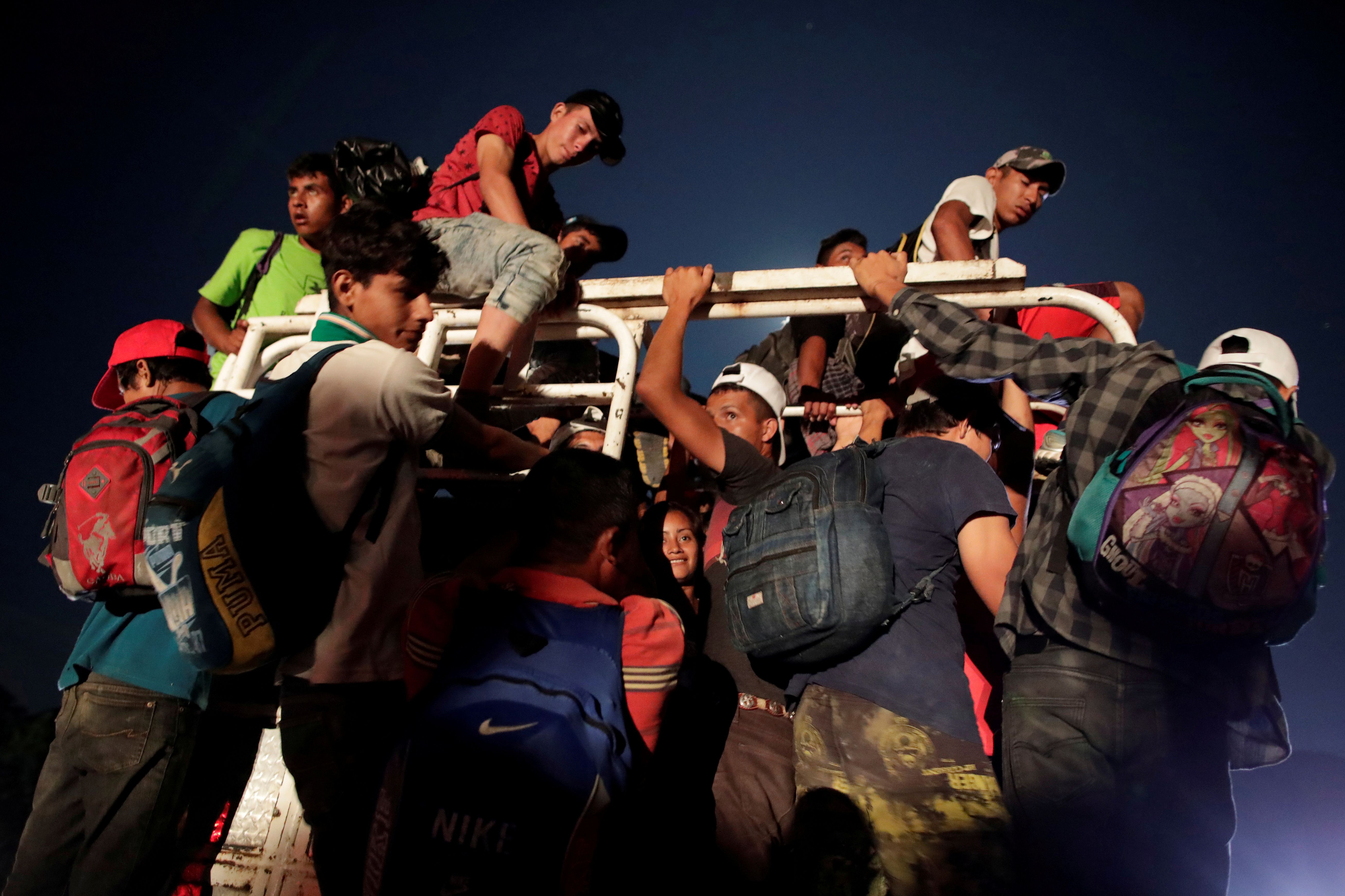 Más de 7.000 centroamericanos se han sumado a la caravana de migrantes que avanza hacia Estados Unidos.