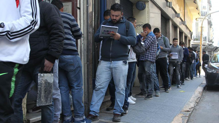 Entre las ciudades con mayores tasas de desempleo están Santa Rosa-Toay, en la provincia de La Pampa, con 13,2 por ciento; y Mar del Plata con 11,8 por ciento.