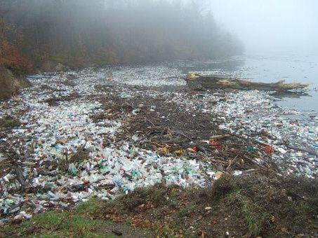 PaÃ­ses latinoamericanos y caribeÃ±os utilizan medidas como impuestos adicionales, prohibiciones e innovaciÃ³n tecnolÃ³gica para frenar la grave contaminaciÃ³n ambiental de sus mares.