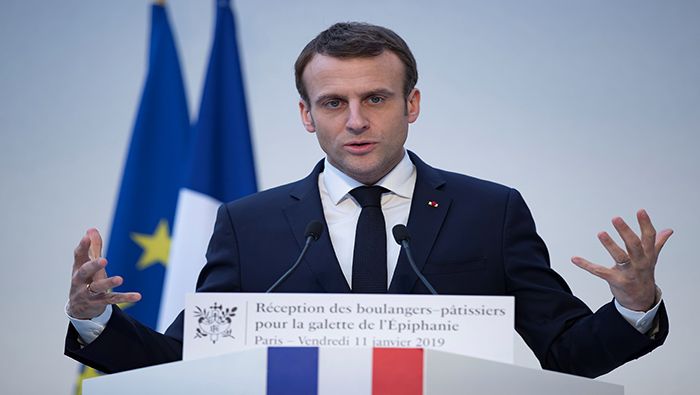 Con el debate, Emmanuel Macron espera atender las demandas sociales de los chalecos amarillos.