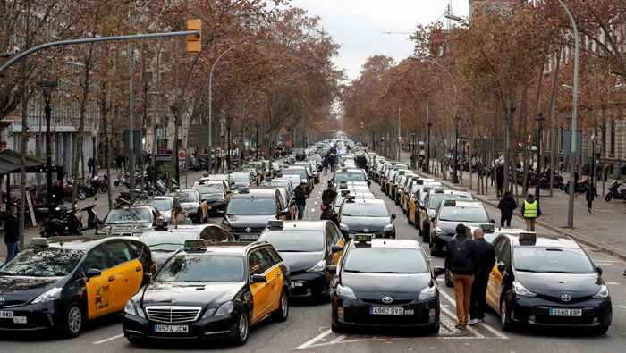 Los gremios de taxistas de Madrid también han anunciado un paro de actividades que comenzará a partir del próximo lunes.