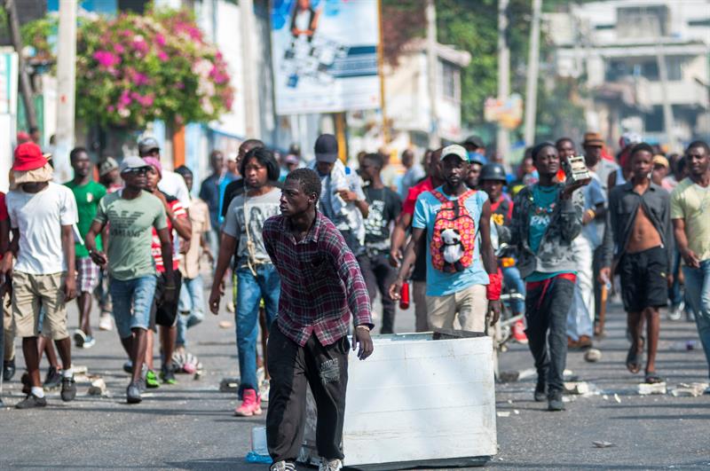 El fallecido se registró en el centro de la capital haitiana, Puerto Príncipe, donde se reunieron cientos de manifestantes.