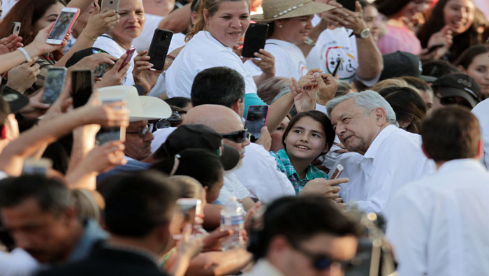Un 53 por ciento de los consultados manifestó que respaldan la continuidad de López Obrador en la Presidencia de México.