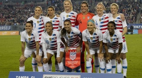 Us National Womens Soccer Team Sues For Equal Pay News Telesur English 