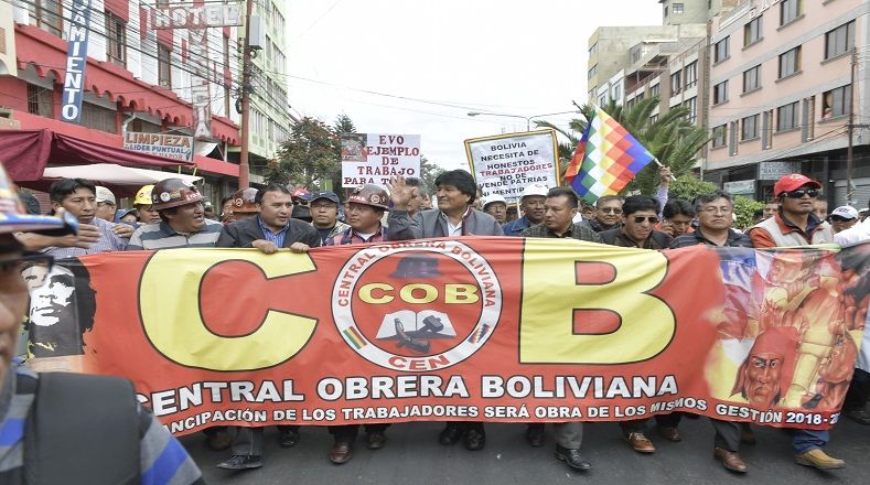 Bolivia contó en esta celebración del 1° de mayo con el respaldo del presidente, Evo Morales, quien acompañó a la clase humilde y trabajadora a caminar las calles en respaldo a las rectificaciones laborales que el Gobierno boliviano ha suministrado a sus ciudadanos. Aportes que logró Morales a raíz de la nacionalización de las empresas incluida la de hidrocarburos desde 2006. 