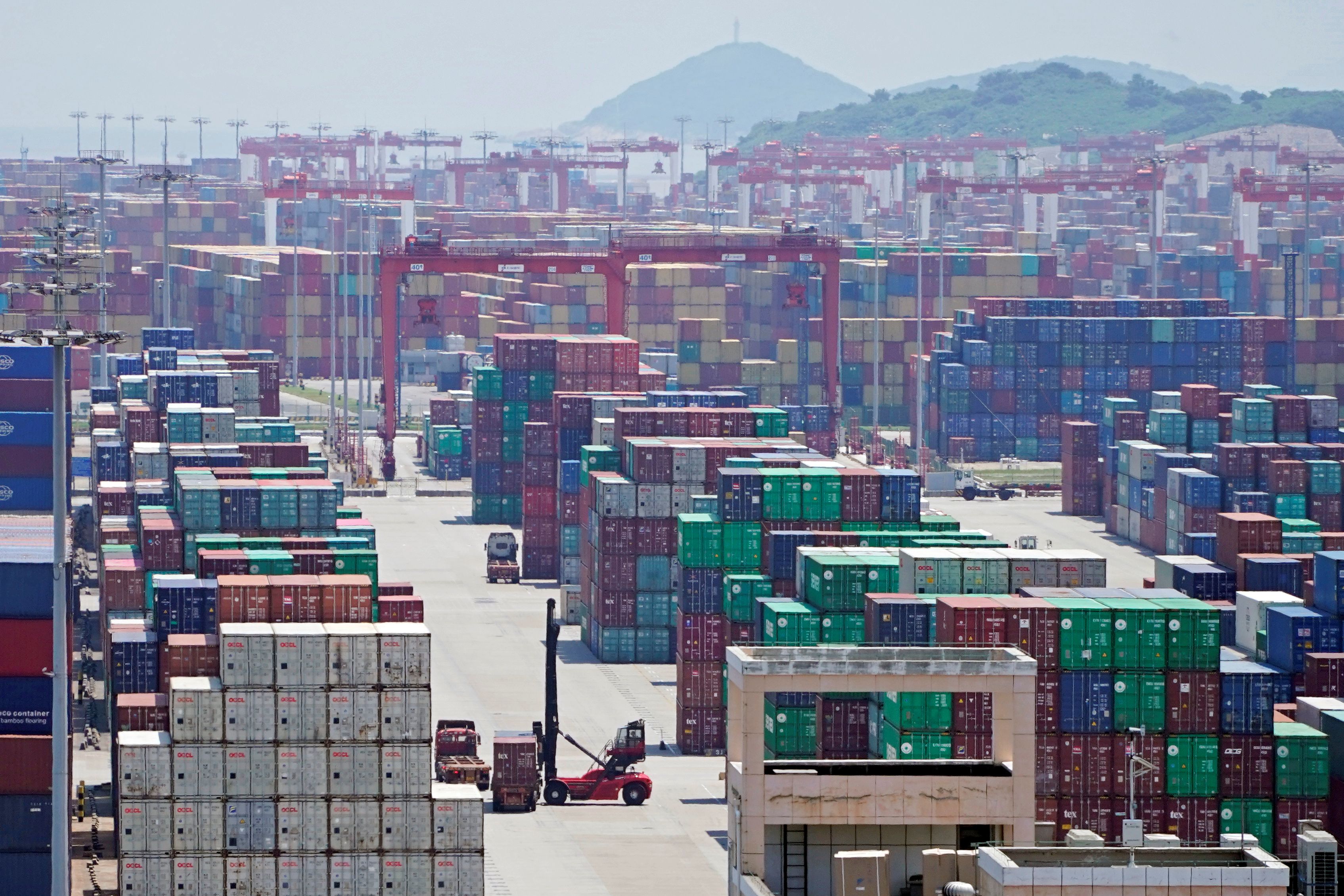EE.UU. amenaza con imponer un arancel adicional del 10 por ciento a las importaciones desde China.