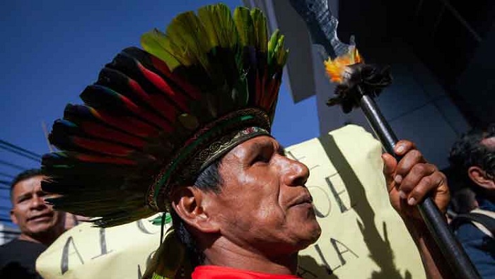 Otra de las demandas es el reclamo a la protección de la Amazonia y llamar a la unidad a favor de las comunidades indígenas.