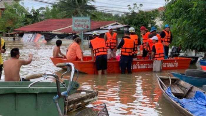Centenares de personas han sido llevadas a albergues tras las inundaciones registradas en Tailandia.