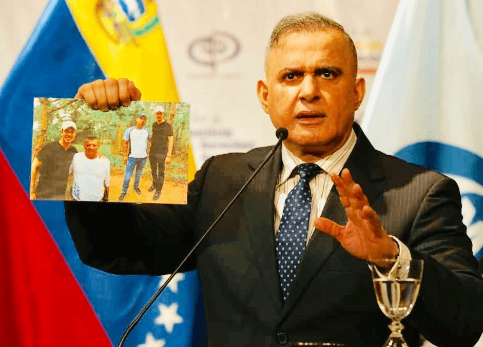 El fiscal general de Venezuela aseguró que hay dos fotos más que vinculan a Guaidó con el grupo delictivo colombiano.