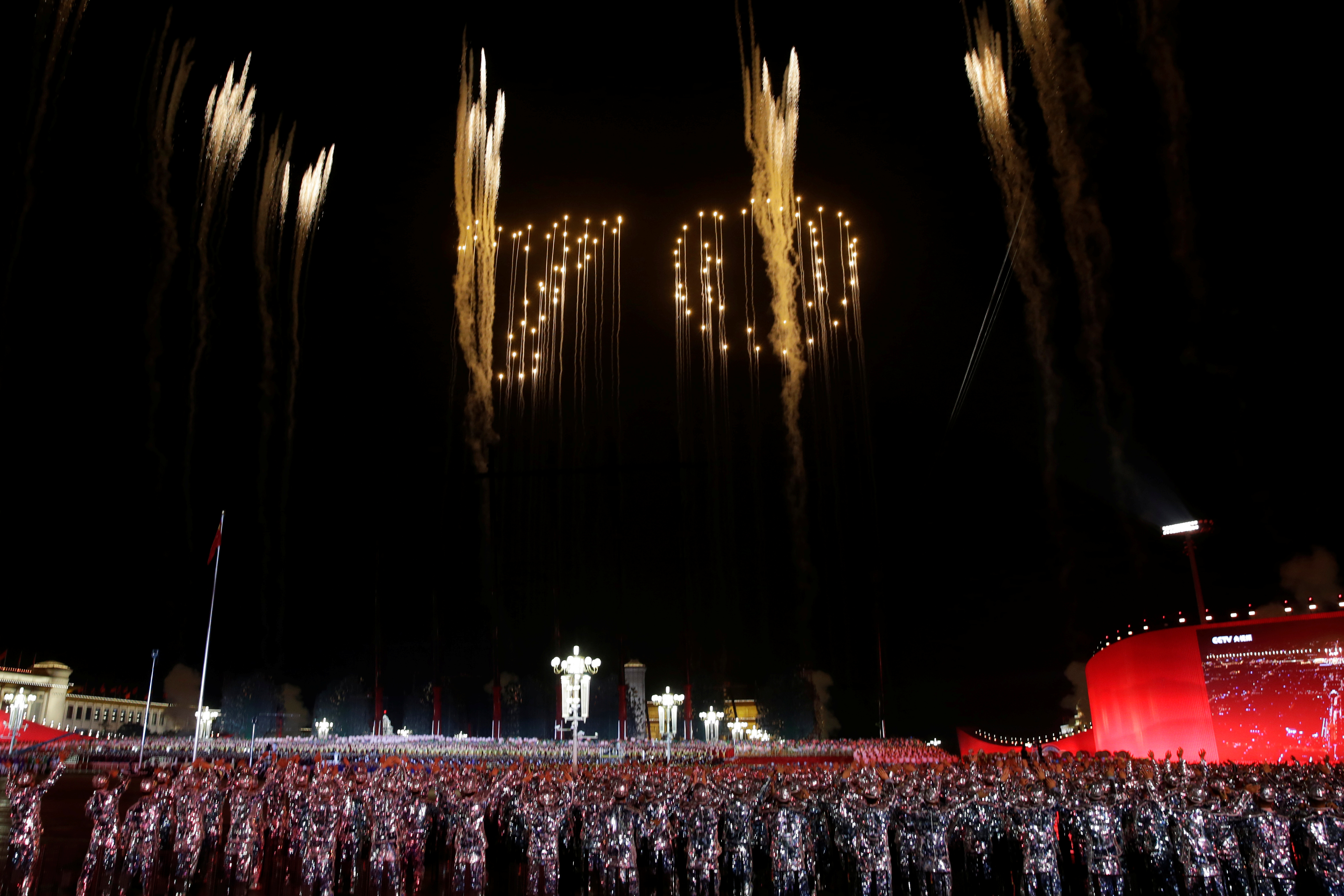 Esplendor en China: Colorida gala nocturna el Día Nacional
