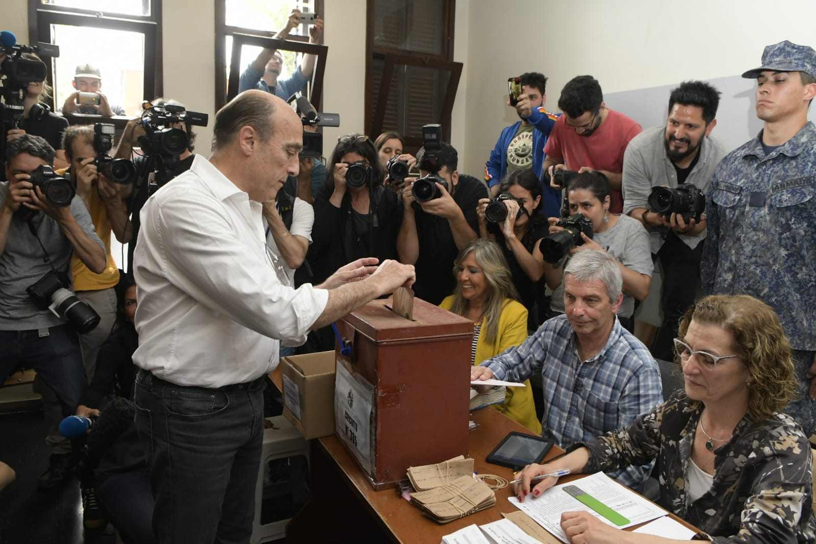 Al menos 2.699.847 uruguayos están convocados a sufragar este domingo en las elecciones generales del país.