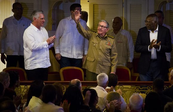 Las máximas autoridades cubanas participaron  en la sesión solemne de la Asamblea del Poder Popular de La Habana, por el aniversario 500 de la capital cubana.