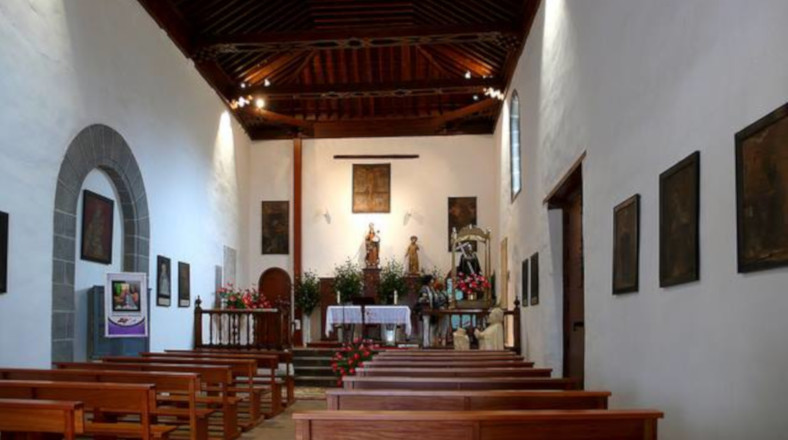 Interior de una de las iglesias ubicadas en los numerosos monasterior que hay en la ciudad.