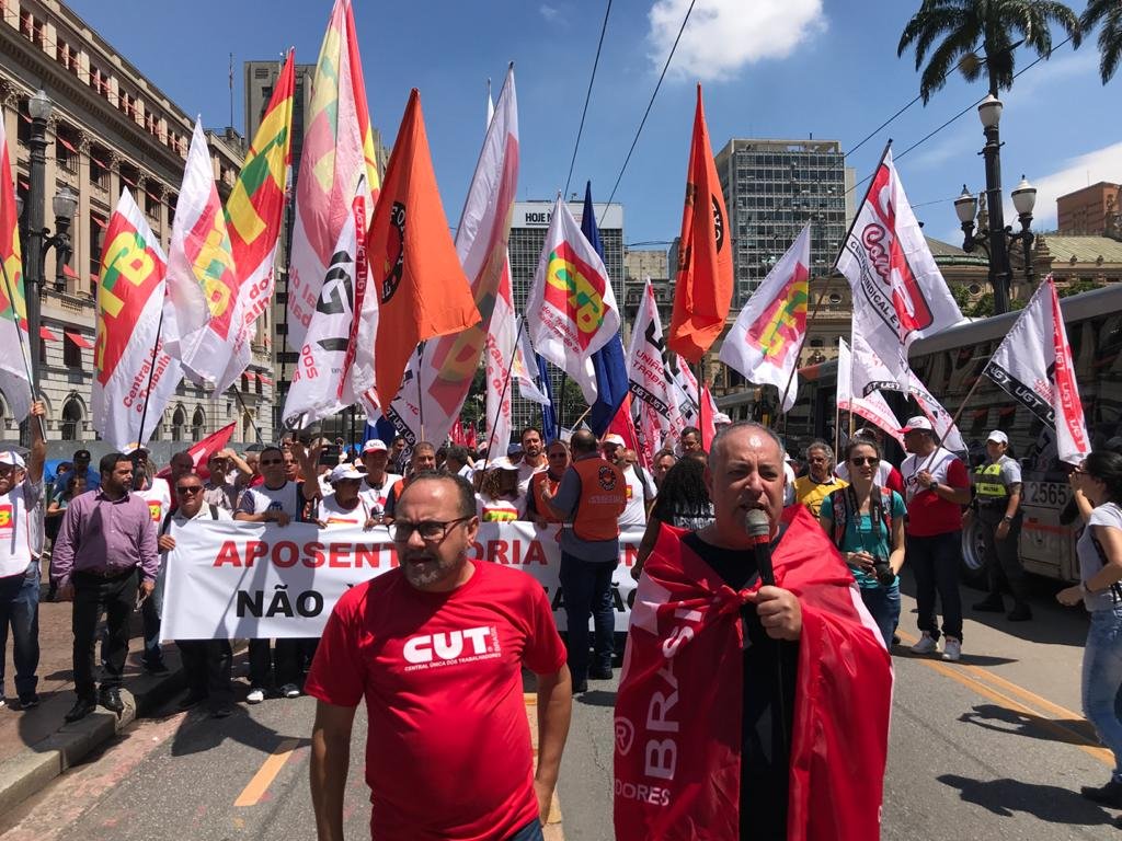 Centrales sindicales y movimientos sociales han rechazado las intenciones del Gobierno de Jair Bolsonaro de privatizar servicios públicos.