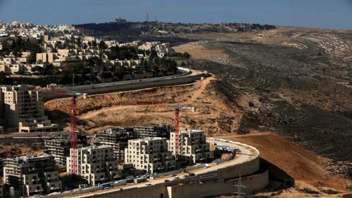 El secretario general de la OLP, Saeb Erekat, declaró que los asentamientos israelíes “se están tragando las tierras palestinas