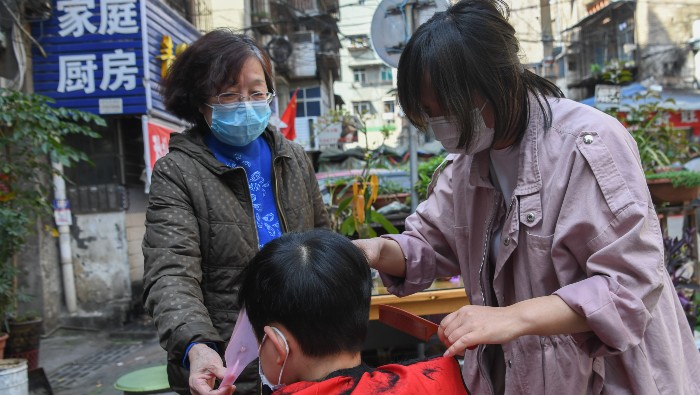 La provincia de Hubei, primer foco de la pandemia, reanuda sus actividades poco a poco.