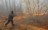 Cientos de bomberos y al menos ocho aeronaves trabajaron por extinguir los fuegos en los bosques de Denysovets, Kotovsky, y Korogodsky.