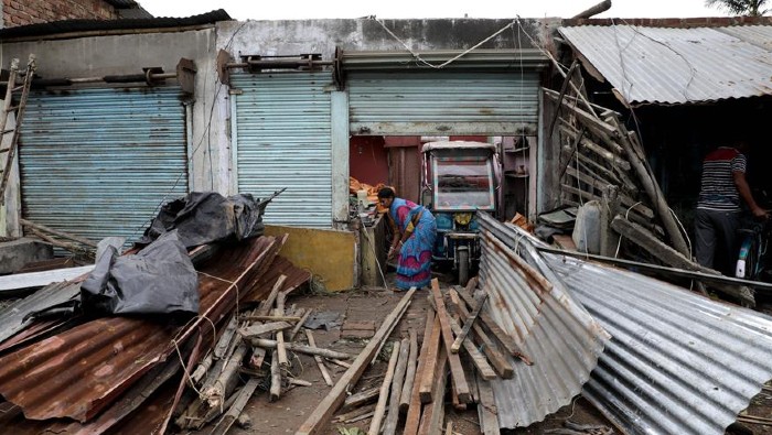 Millones de personas han quedado en situaciones vulnerables tras el paso del meteoro por la India y Bangladesh.