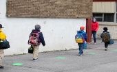 Muchas escuelas de la provincia tendrán marcas en el suelo para guiar a sus estudiantes con el distanciamiento social.
