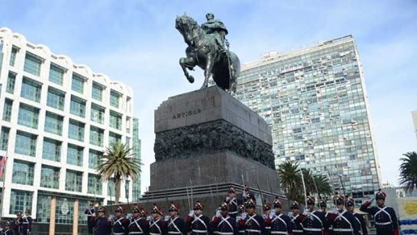 Uruguay conmemora natalicio de prócer José Artigas