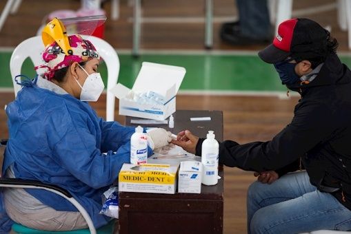 Como parte de las disposiciones pactadas, el socio boliviano recibirá la tecnología de la elaboración del medicamento.