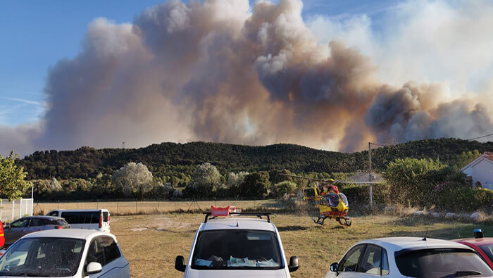 La evacuación se debió a un incendio forestal cerca de Marsella, que ha destruido más de 1.000 hectáreas.