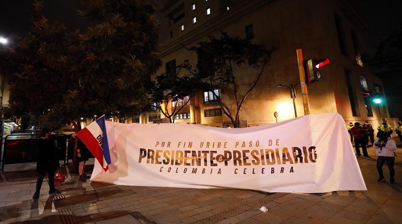 La ciudadanía apoyó la decisión de la Corte Suprema de Justicia, a la que califican de valiente, pues señalan que en Colombia nadie está por encima de la ley.