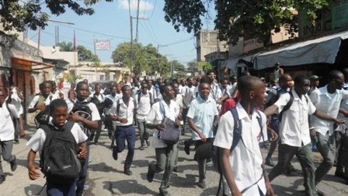 Los estudiantes haitianos se han sumado a movilizaciones anteriores convocadas por los maestros.