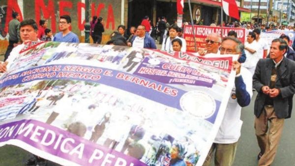 Los trabajadores de la salud expresaron que no piden aumento de sueldo sino proteger a los trabajadores que cuidan vidas.