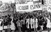 El 16 de septiembre de 1976, centenares de jóvenes participaron en marchas para exigir el Boleto Estudiantil.