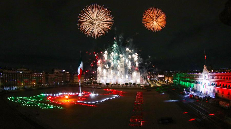 México celebró este martes el aniversario 210 del Grito de Dolores, fecha que marca la declaración de independencia del país.