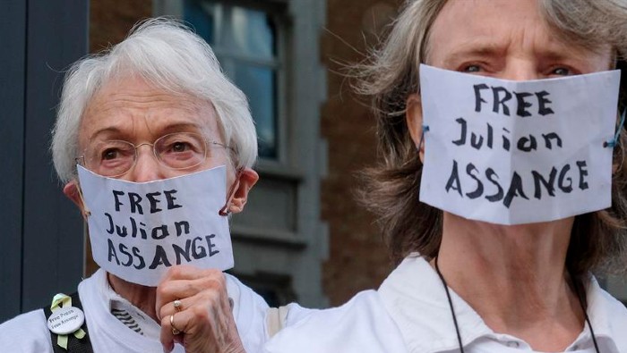 En todo el mundo sigue el reclamo para liberar a Assange.