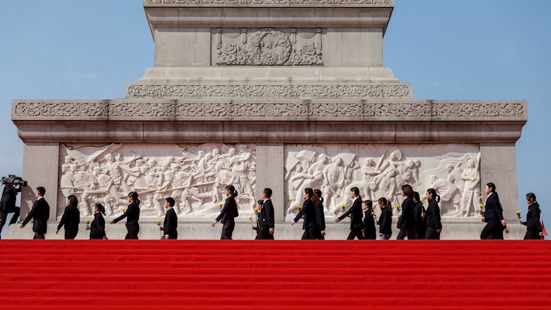 Las ceremonias por el Día Nacional comienzan el día 30 de septiembre, con el homenaje a los héroes nacionales chinos.