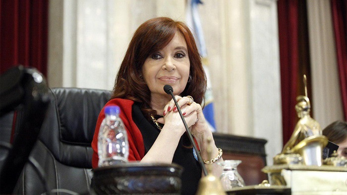 Cristina Fernández acotó que “la apuesta política y mediática de un Gobierno de empresarios con Mauricio Macri a la cabeza, fracasó”.