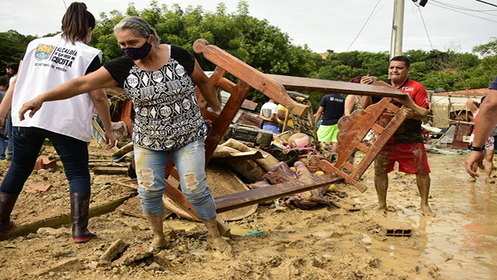 En Cartagena al menos 155.000 damnificados se encuentra en situaciones deplorables enfrentando el abandono estatal.