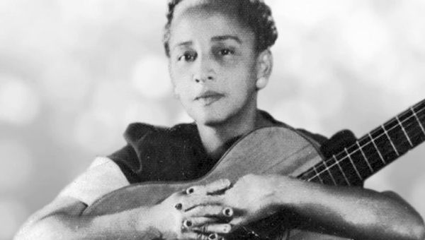 Su voz estrenó piezas de la calidad de “Longina”, “Sobre una tumba una rumba” y “Veinte años”. Fue adelantada a su tiempo. Se cumplen 126 años de su natalicio en Guanajay.