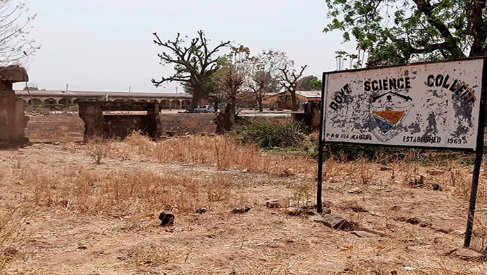 De acuerdo a fuentes oficiales los hombres armados irrumpieron en el dormitorio de la escuela ubicada en el estado nigeriano de Zamfara.