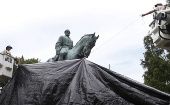 La estatua del general confederado Robert. E. Lee ha sido frecuentemente cubierta por el rechazo que causa entre muchos ciudadanos de Charlottesville.